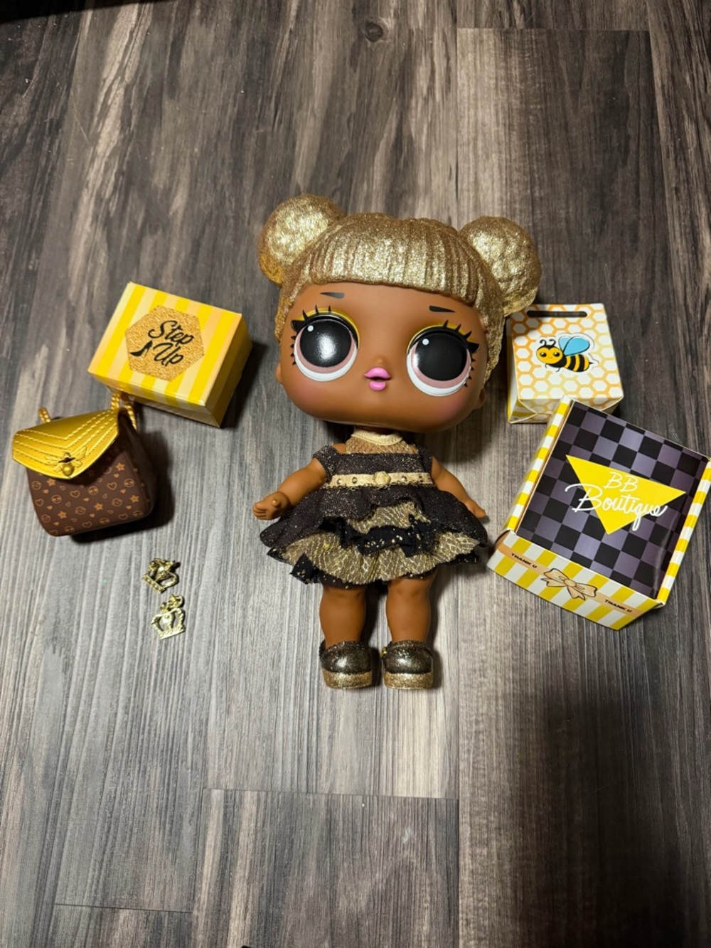 MGA LOL Surprise Big Baby BB Queen Bee Gold Glitter Doll 11"
Large Version 2021